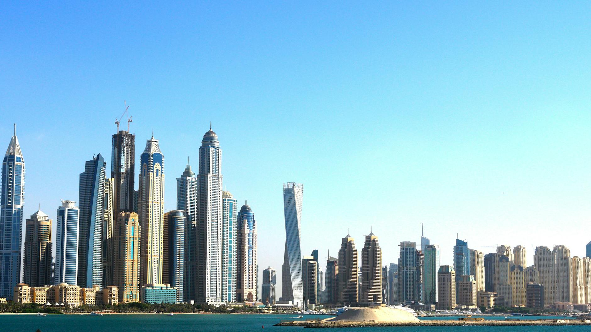 Guide to UAE No-doc Loans - discussing eligibility and application process in Dubai for 2025.